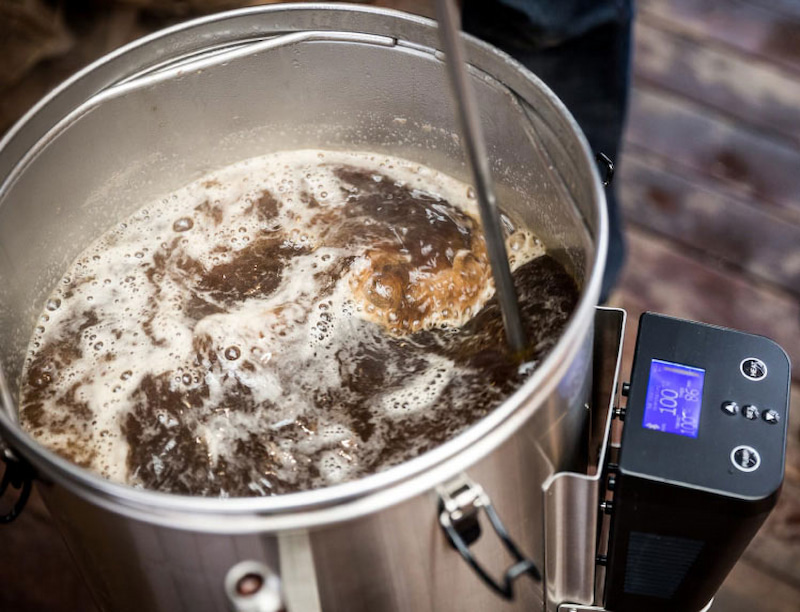 Making beer in process with grainfather