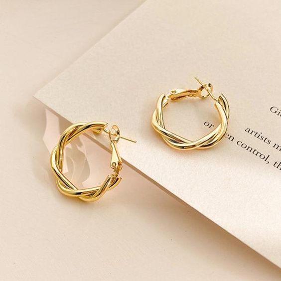 minimalistic gold wedding earings