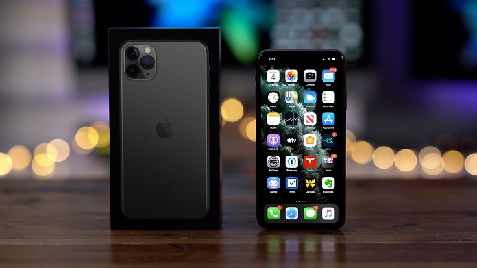 close-up of iphone 11 pro max refurbished
