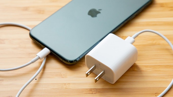 charger and iphone 11 pro max 