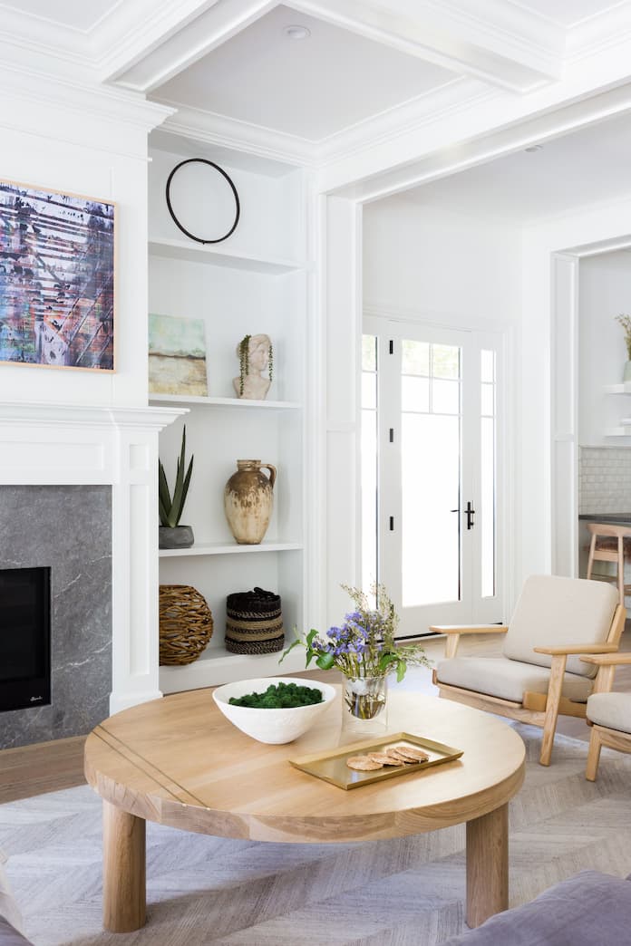 White elements in the living room